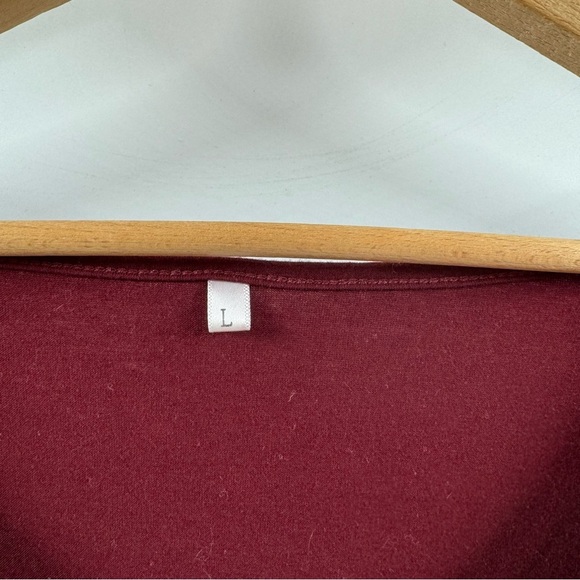 Maroon Short Sleeve V-Neck Dress – Size Large, Soft & Flowy - Picture 5 of 6